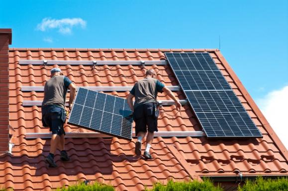 Installation de panneaux photovoltaïques